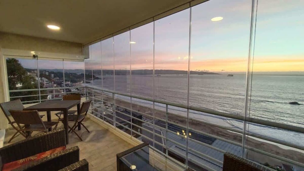 BUHO Urbano Familiar Bellavista Parking Washer — 4-Star Luxury Hotel in Vina Del Mar, Chile