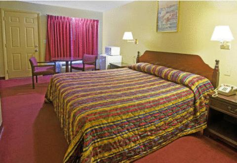 Rumford Motor Inn - photo 8