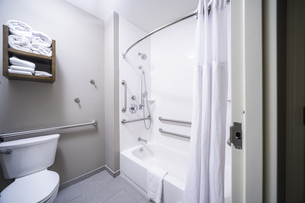 Staybridge Suites Summerville by IHG - photo 35