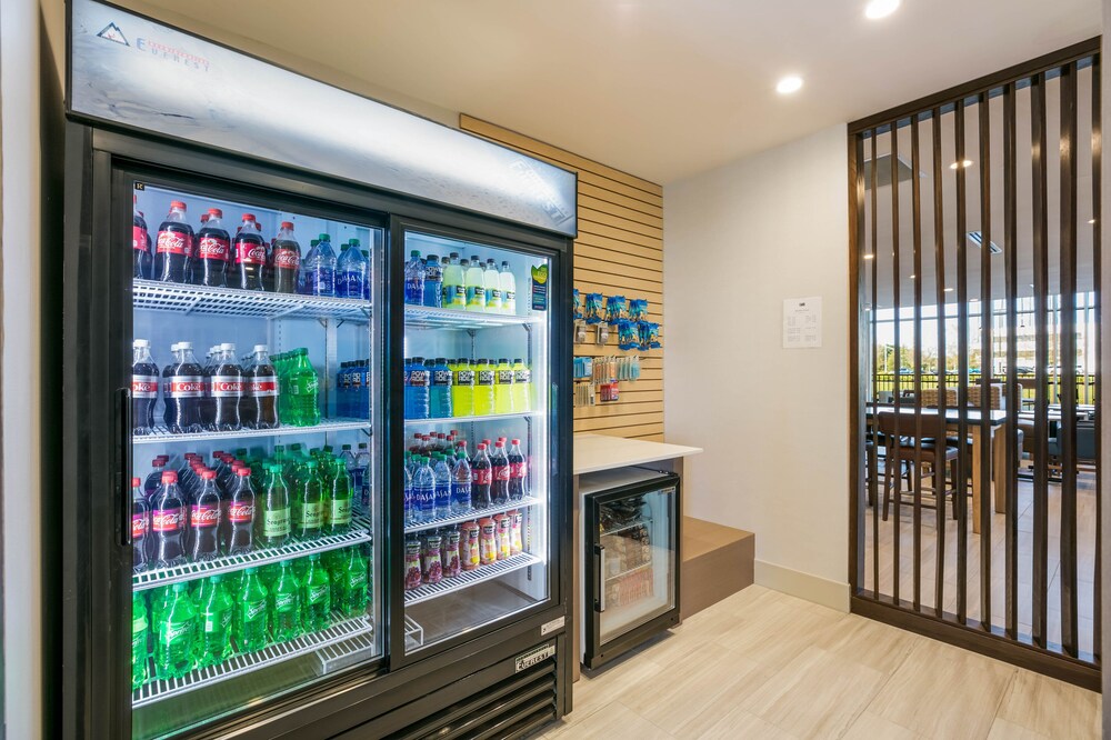 Holiday Inn Express & Suites Jacksonville Town Center by IHG - photo 17