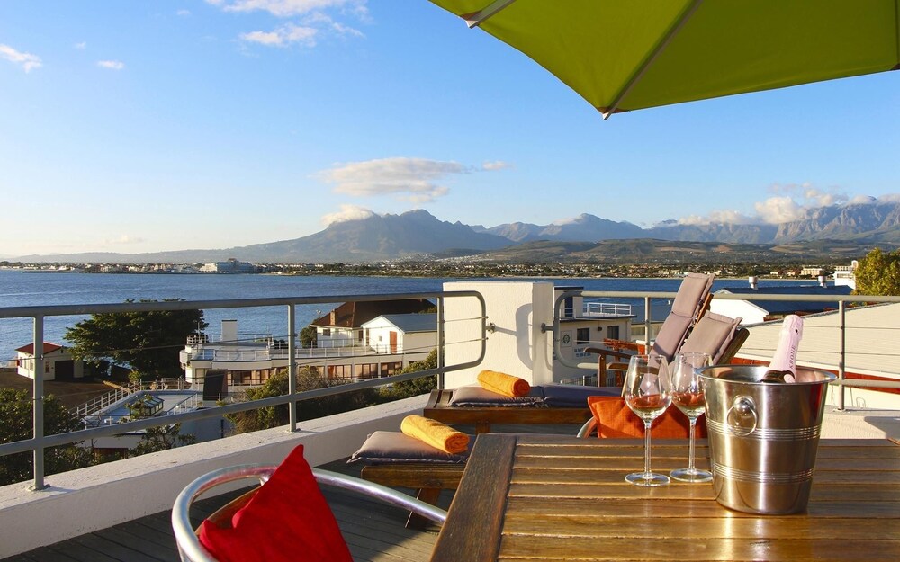 Water's Edge — 4-Star Luxury Hotel in Cape Town, South Africa