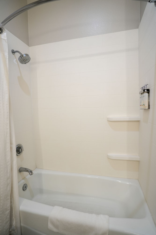 Holiday Inn Express & Suites Dallas Southwest Cedar Hill by IHG - photo 15