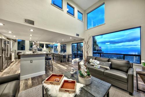 Luxe 15 Blue Diamond vip Lake Tahoe hot tub pool game room