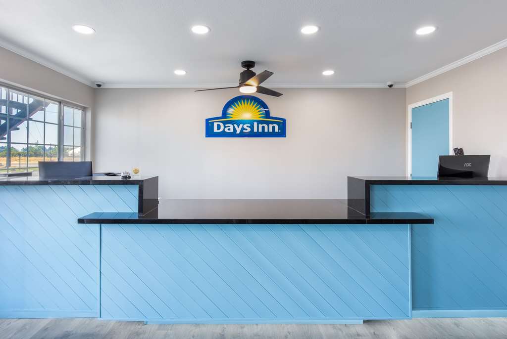 Days Inn by Wyndham Red Bluff - photo 9