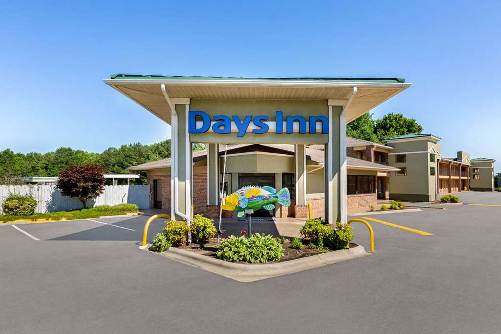 Days Inn by Wyndham Weldon Roanoke Rapids - photo 3