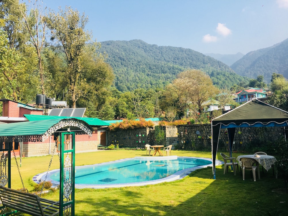 Tatva Bir Tents and Hotel - carbon neutral hotel in Beed