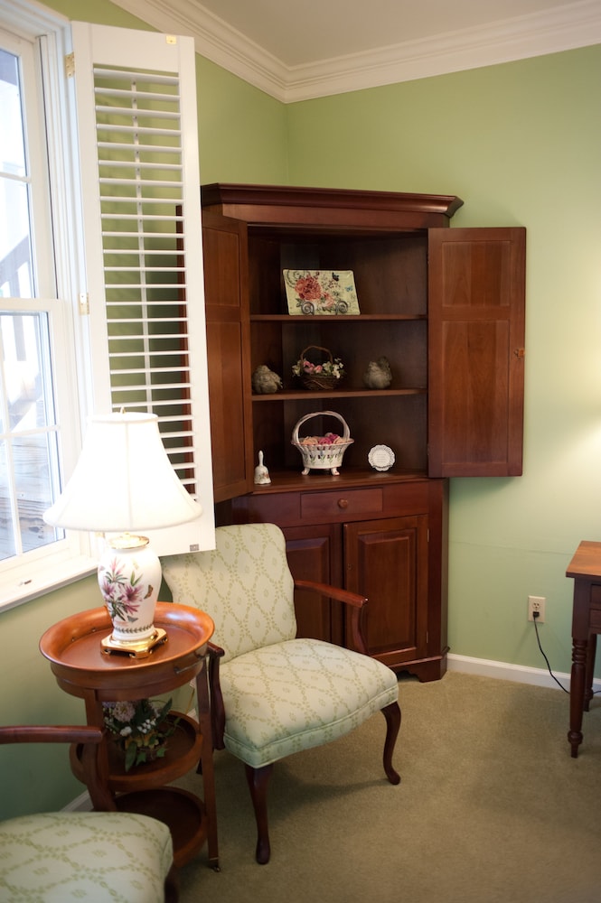 The Green Tree Inn - photo 7
