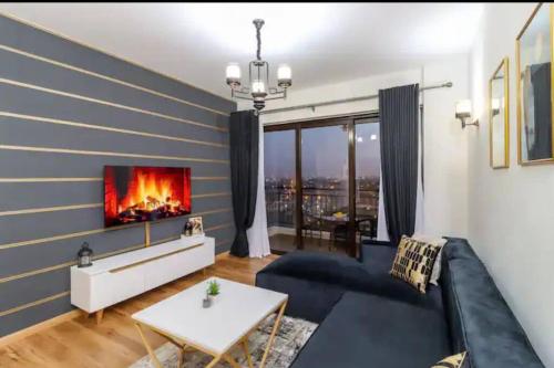 Emaza Lux 2 Bedroom Stylish Modern Apartment at Mi Vida Swimming Pool & Gym