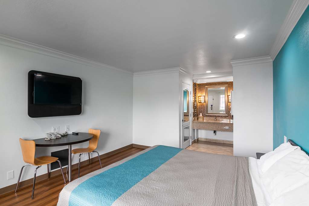 Motel 6 Norwalk CA - photo 14
