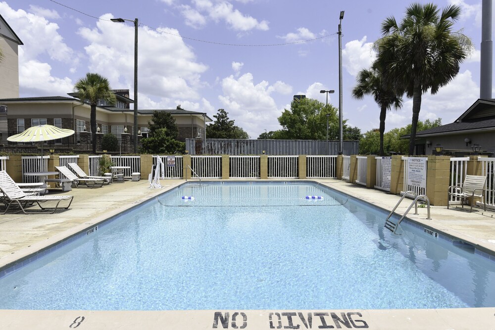 Hotel Valdosta GA I 75 & St Augustine Rd - photo 16
