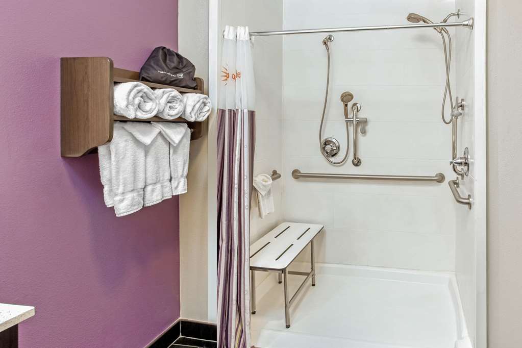 La Quinta Inn & Suites by Wyndham Lubbock South - photo 31