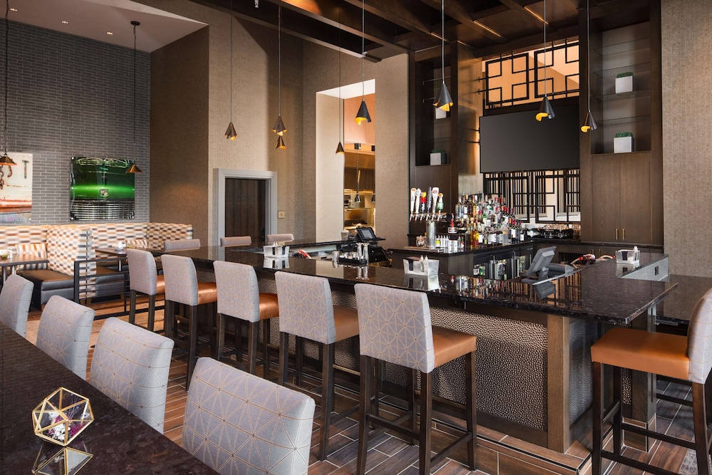 Embassy Suites by Hilton South Bend at Notre Dame - photo 26