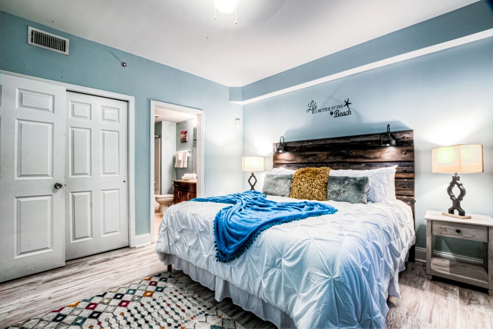 Laketown Wharf Resort by Aneliya's Rentals - photo 268