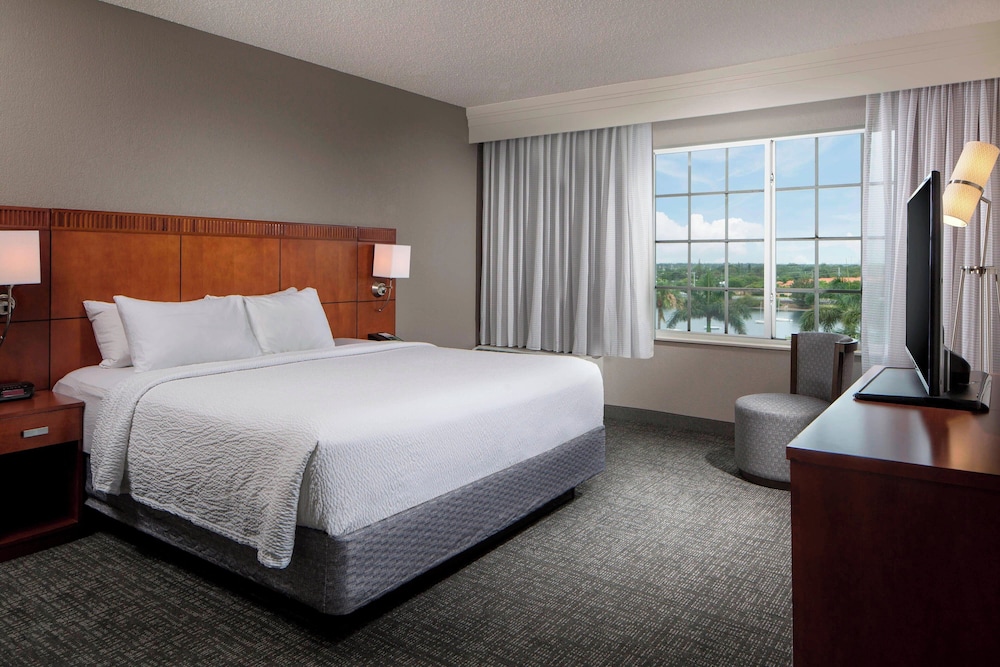 Courtyard by Marriott Fort Lauderdale Airport & Cruise Port - photo 11