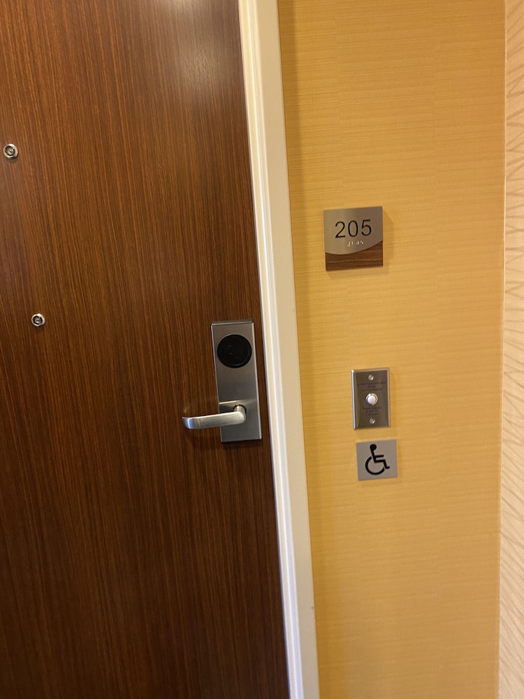 Fairfield Inn & Suites by Marriott Hollister - photo 3