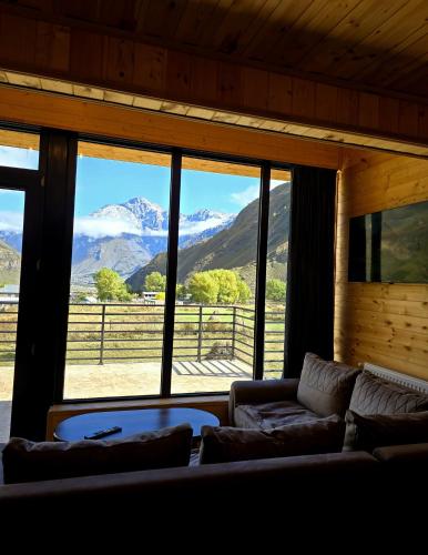 Grand Mountain Cottage