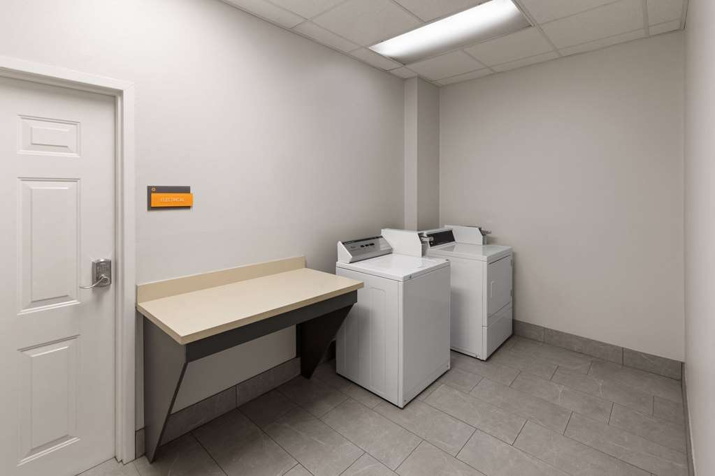 La Quinta Inn & Suites by Wyndham Angleton - photo 63