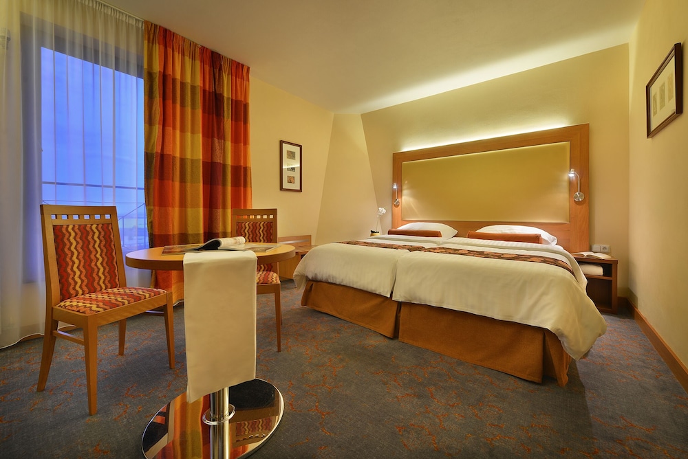 Maxmilian Lifestyle Resort — 4-Star Luxury Hotel in Loucen, Czech Republic