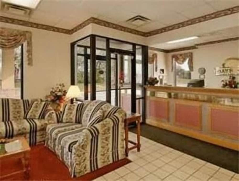 Days Inn by Wyndham White House - photo 2