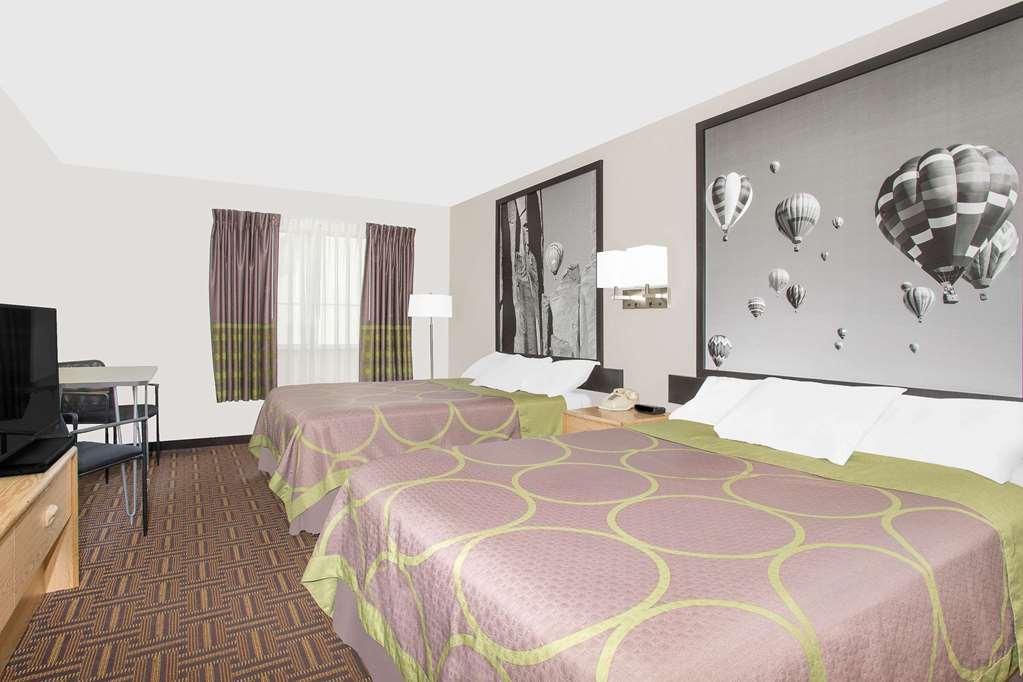 Super 8 by Wyndham Bloomfield - photo 12