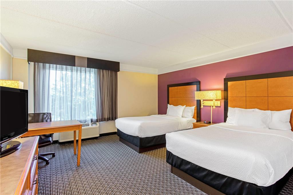La Quinta Inn & Suites by Wyndham Orlando I Drive Conv Ctr - photo 38