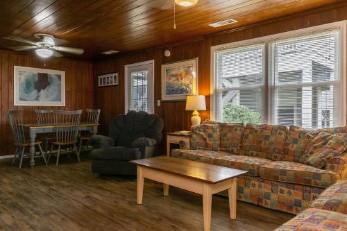 Jerseys Shore by Oak Island Accommodations - photo 7