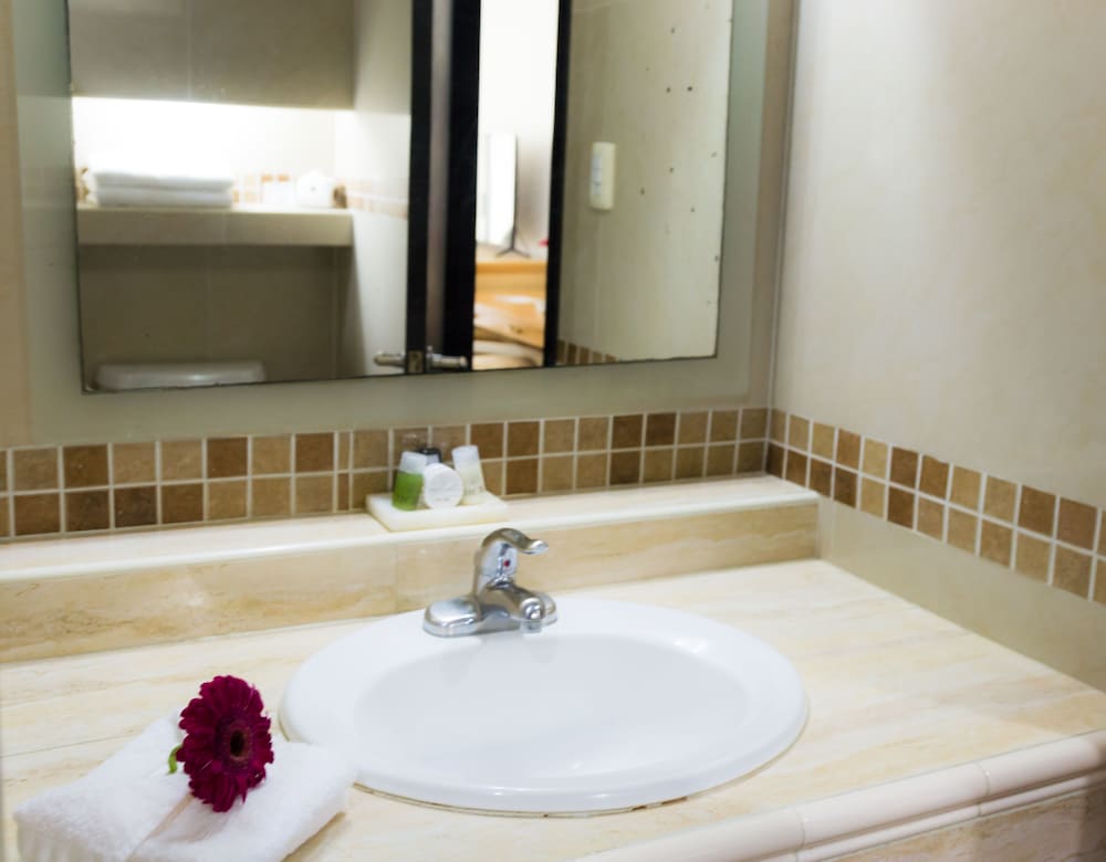 Bathroom sink