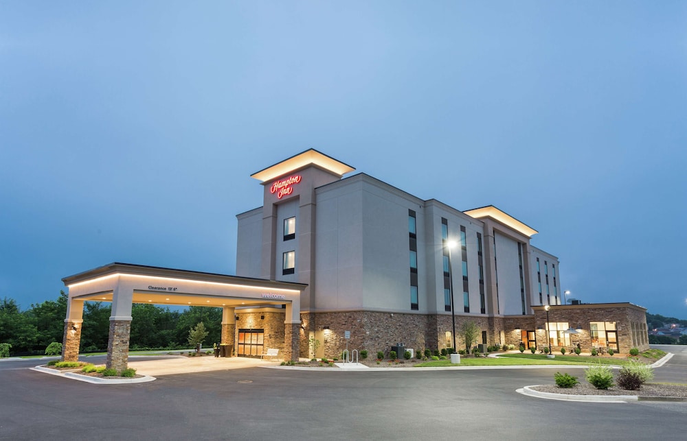Hampton Inn Cumberland - photo 33