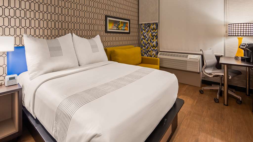 GLō Best Western Brooklyn NYC - photo 14