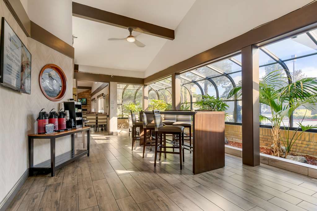Best Western Plus Forest Park Inn - photo 19