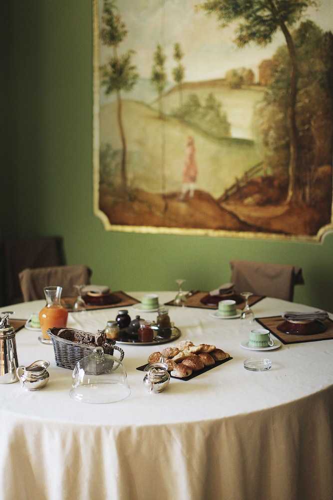 Château de Maumont — 4-Star Luxury Hotel in Magnac-Sur-Touvre, France
