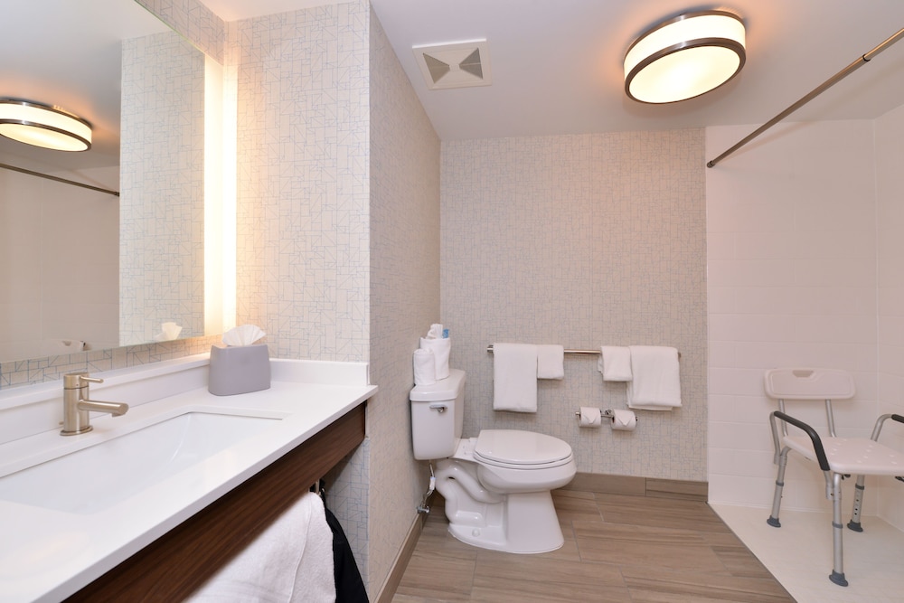 Holiday Inn Express & Suites Indianapolis Dtn Conv Ctr Area by IHG - photo 47