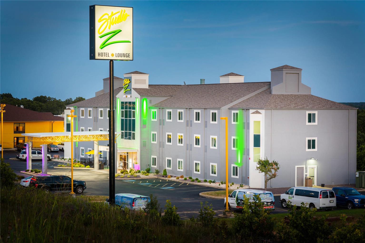 Studio Z An Ascend Collection Hotel — Saint Robert