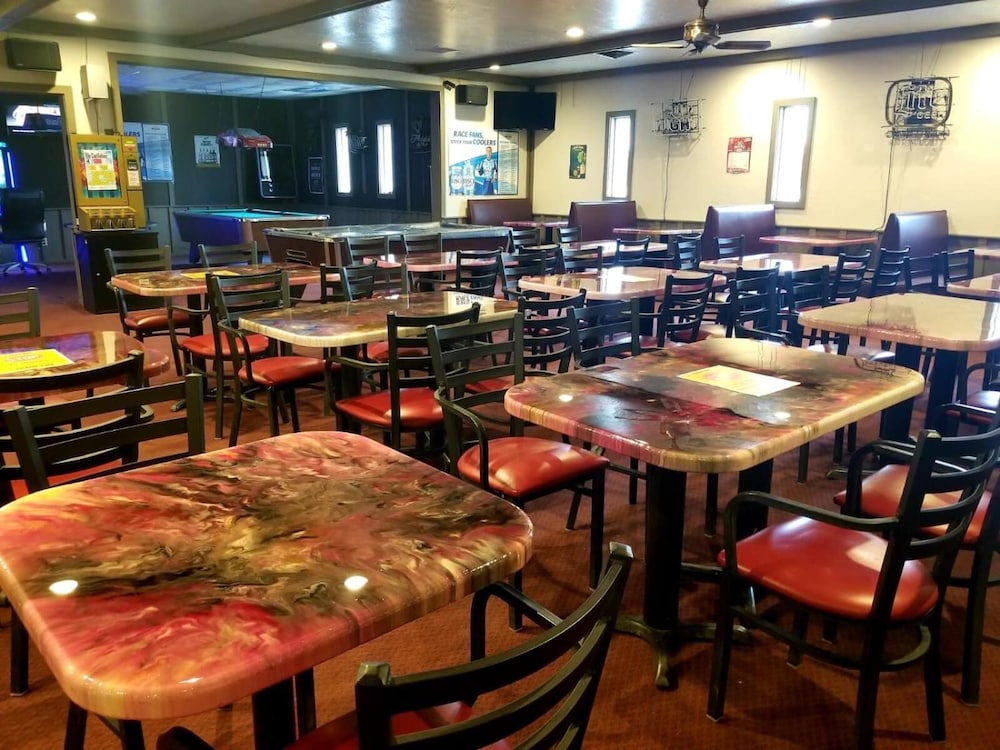 Cedar Inn - photo 17