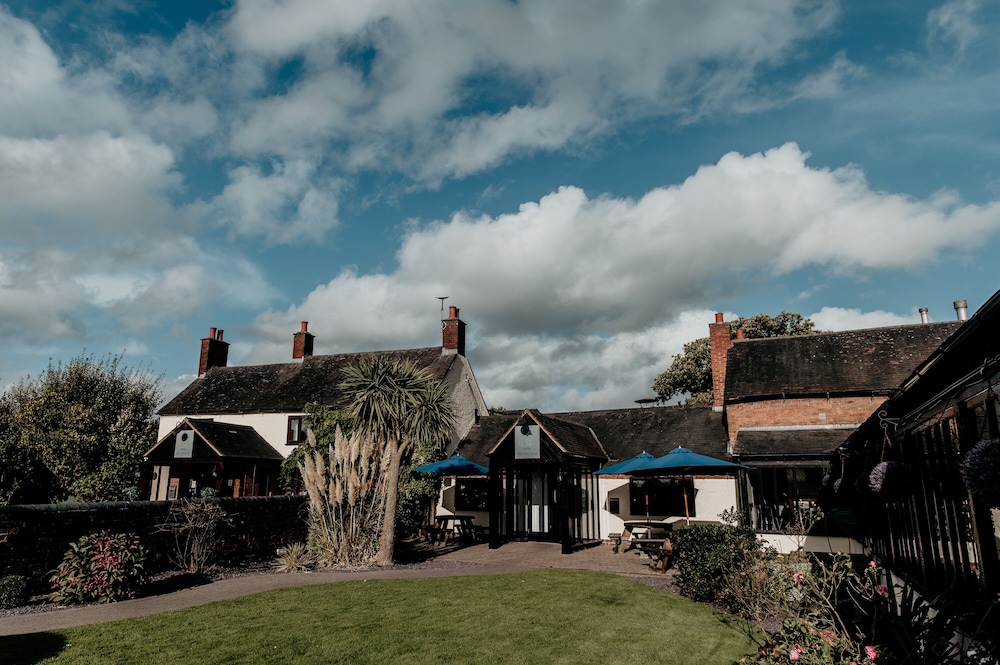 Oak Farm Hotel — hotel in Cannock