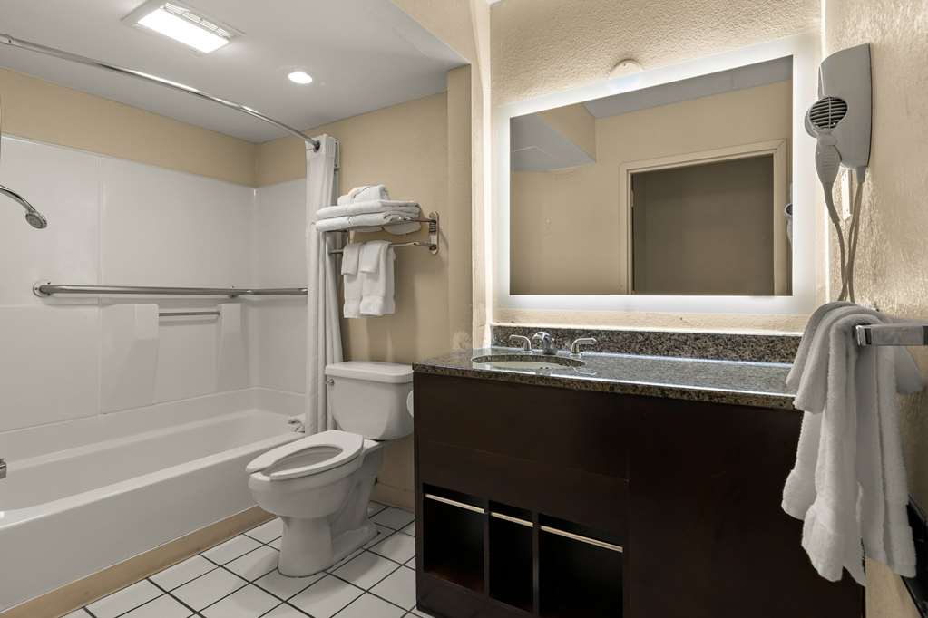 Ramada by Wyndham Harrisburg Hershey Area - photo 37