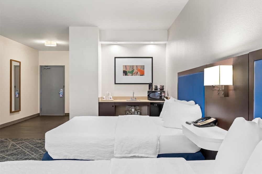 Hampton Inn Laramie - photo 30
