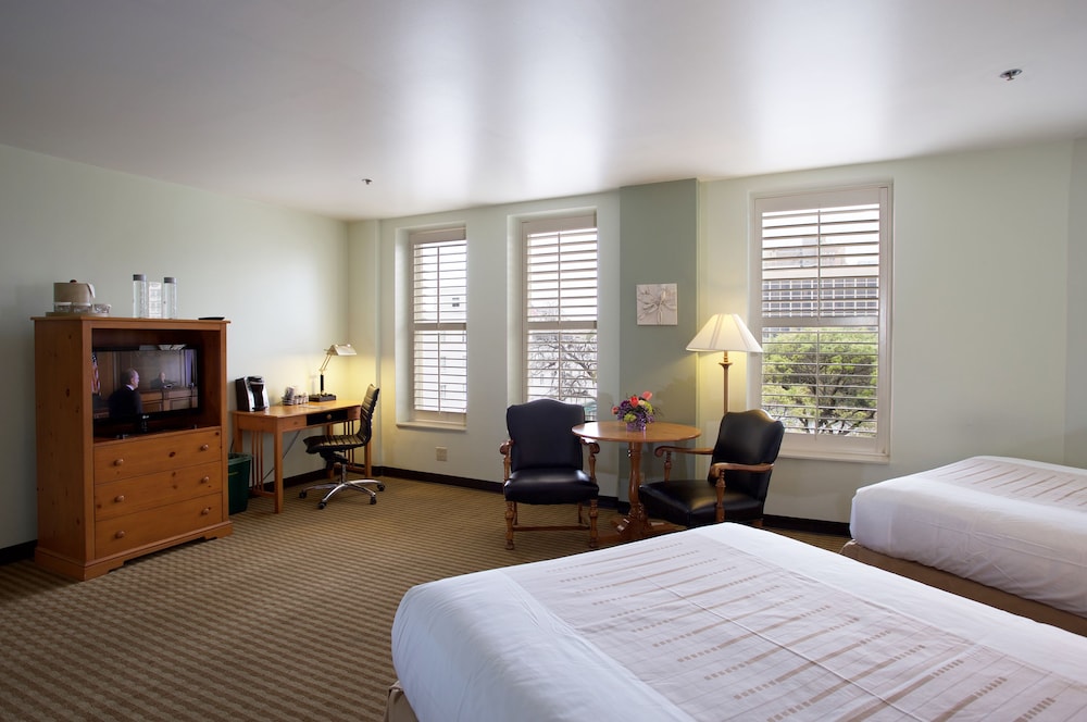 Crockett Hotel - photo 11