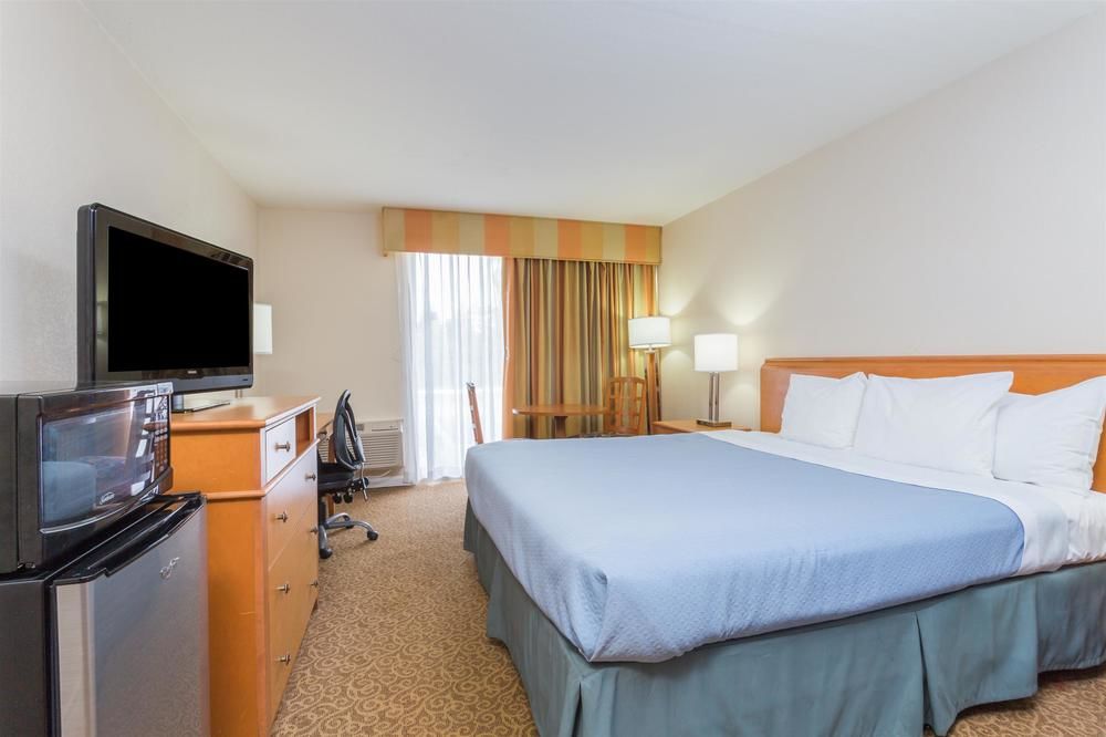 Red Roof Inn PLUS Neptune Beach Jacksonville Beach - photo 18