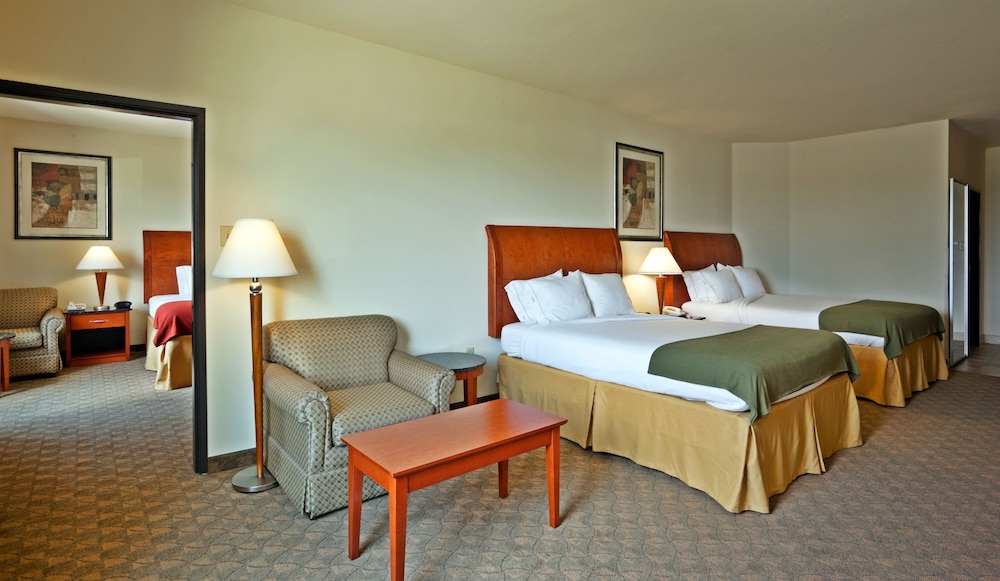 Holiday Inn Express Hotel & Suites Fairfield North by IHG - photo 8