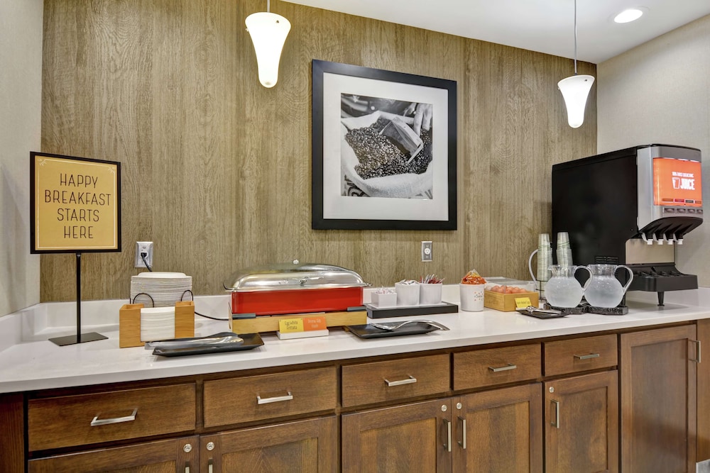 Hampton Inn & Suites Ashland - photo 49