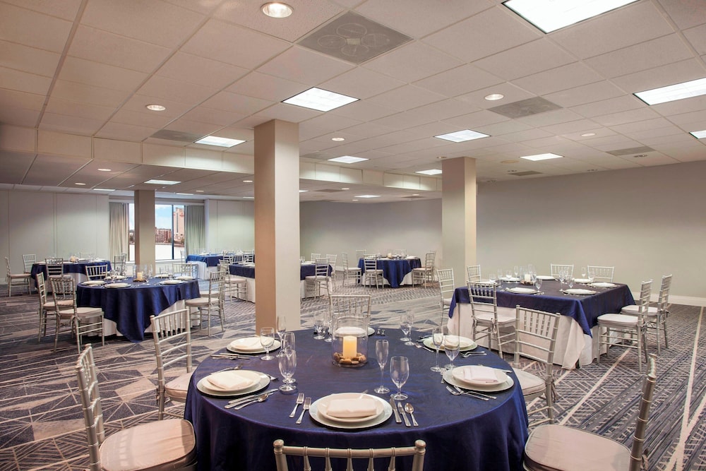 Sheraton Norfolk Waterside Hotel - photo 46