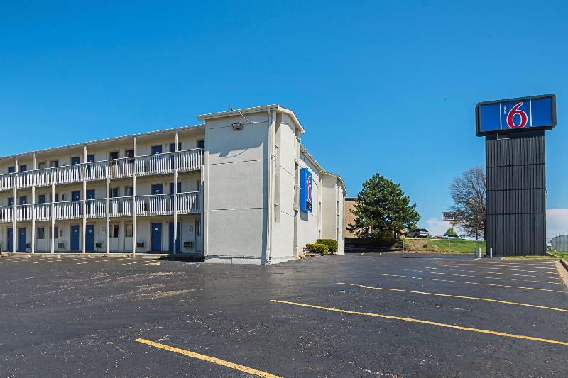 Motel 6 Blue Springs MO - photo 11