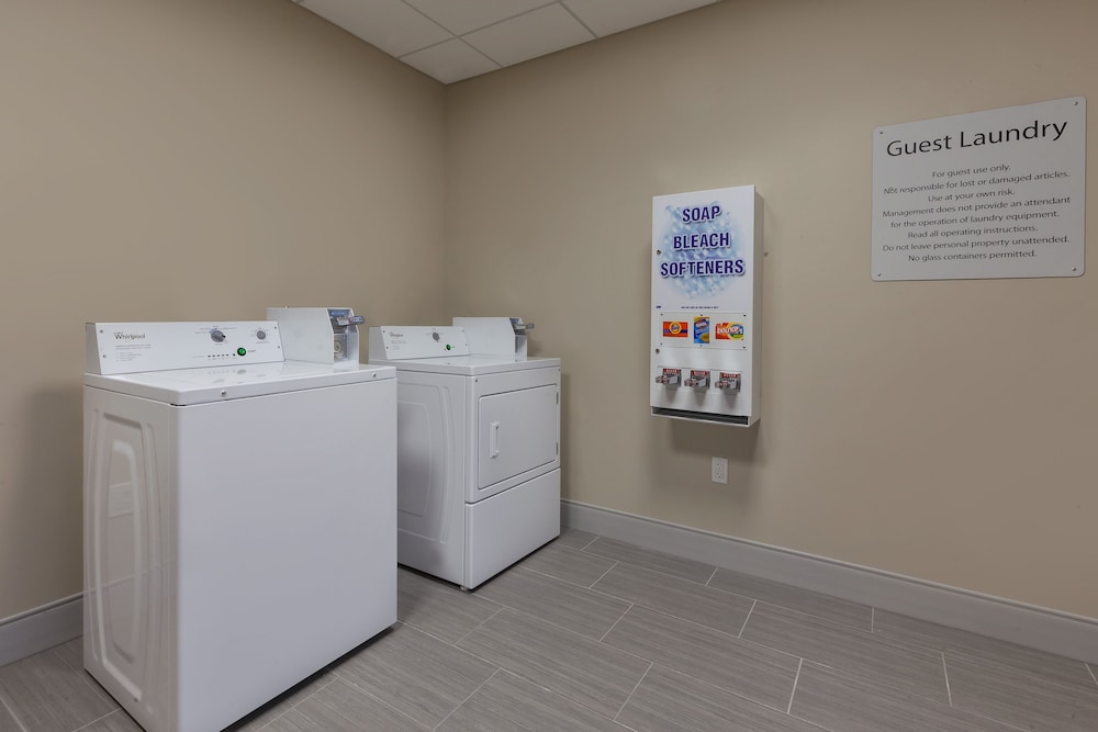 Holiday Inn Express & Suites Cedar Springs Grand Rapids N by IHG - photo 14