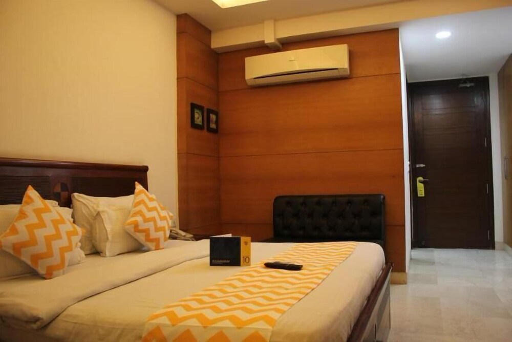 Fabhotel Lm Residency Dlf Phase 2