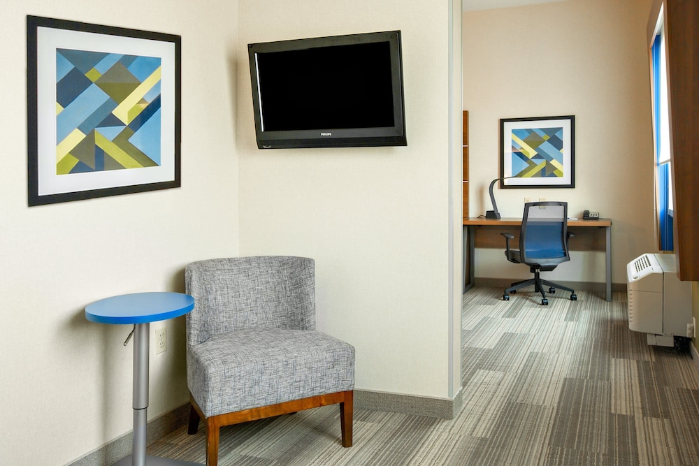 Holiday Inn Express & Suites Ontario - photo 15