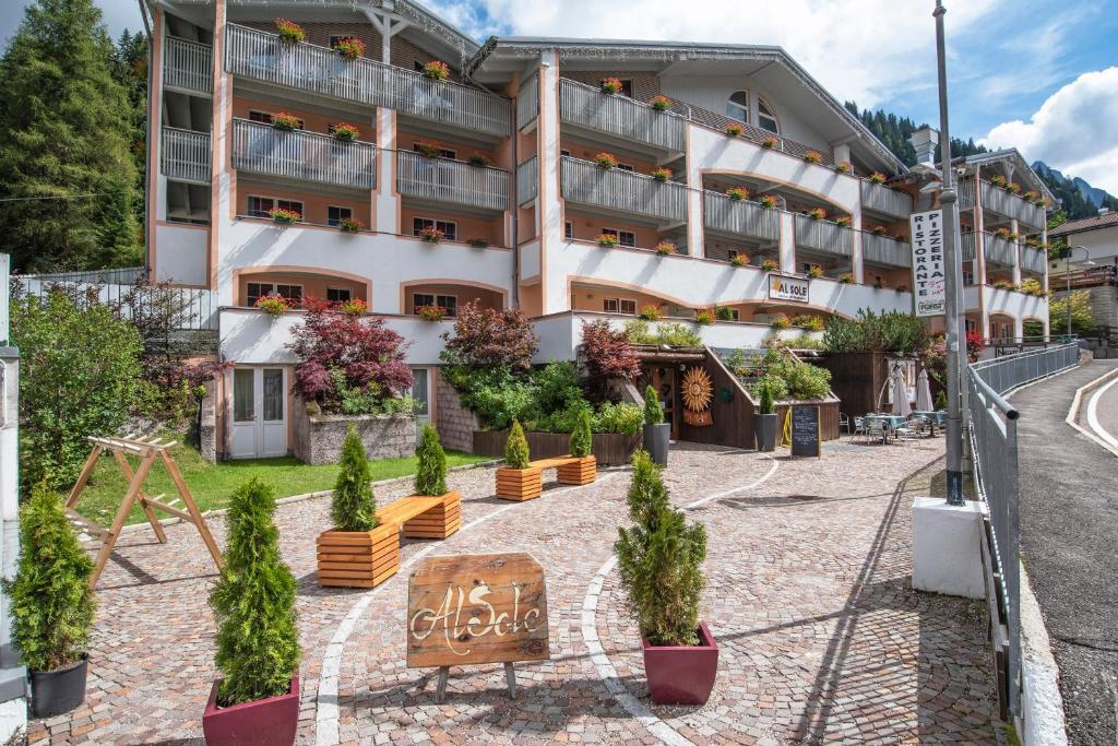 Hotel Resort Al Sole — hotel in Canazei