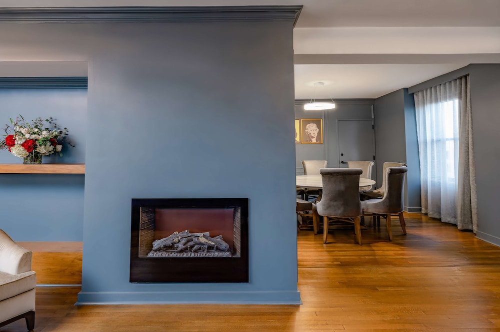 Hotel Fort Des Moines Curio Collection by Hilton - photo 46