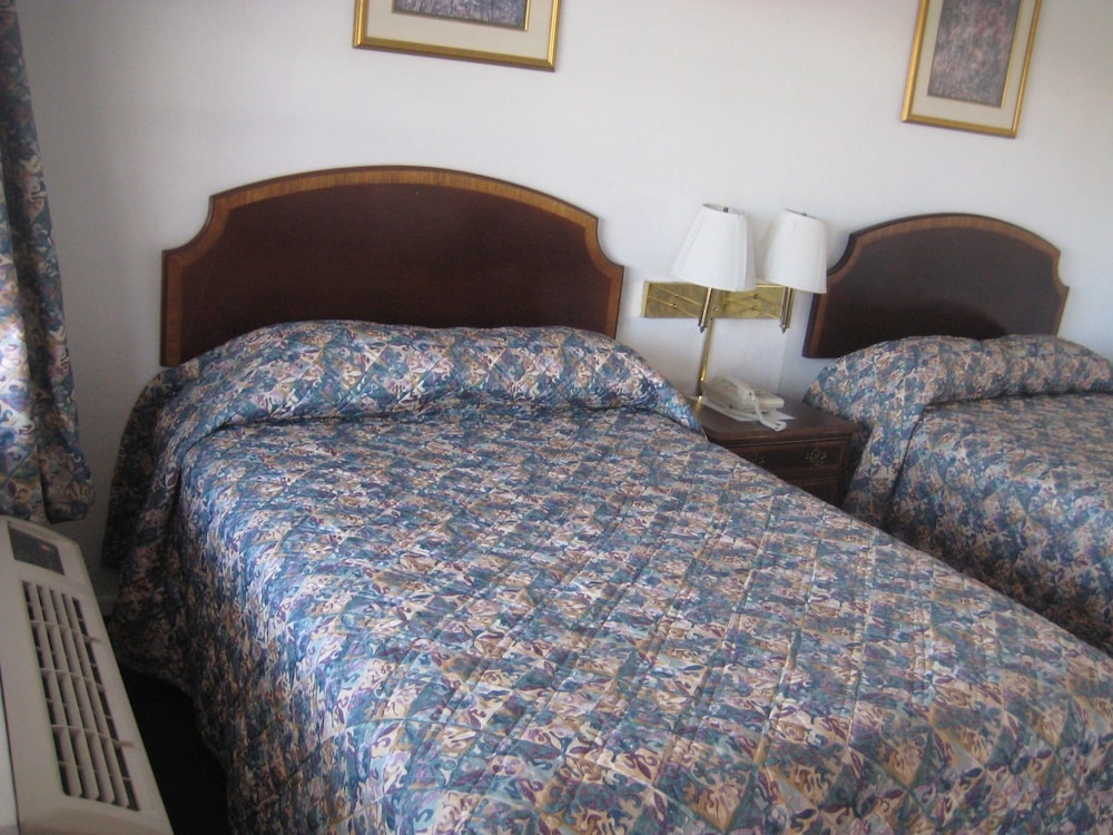 El Capitan Motel - photo 7