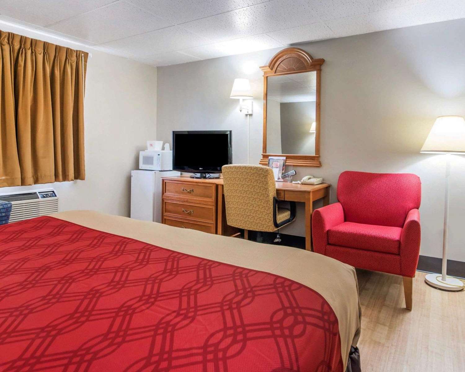 Econo Lodge New Paltz - photo 18